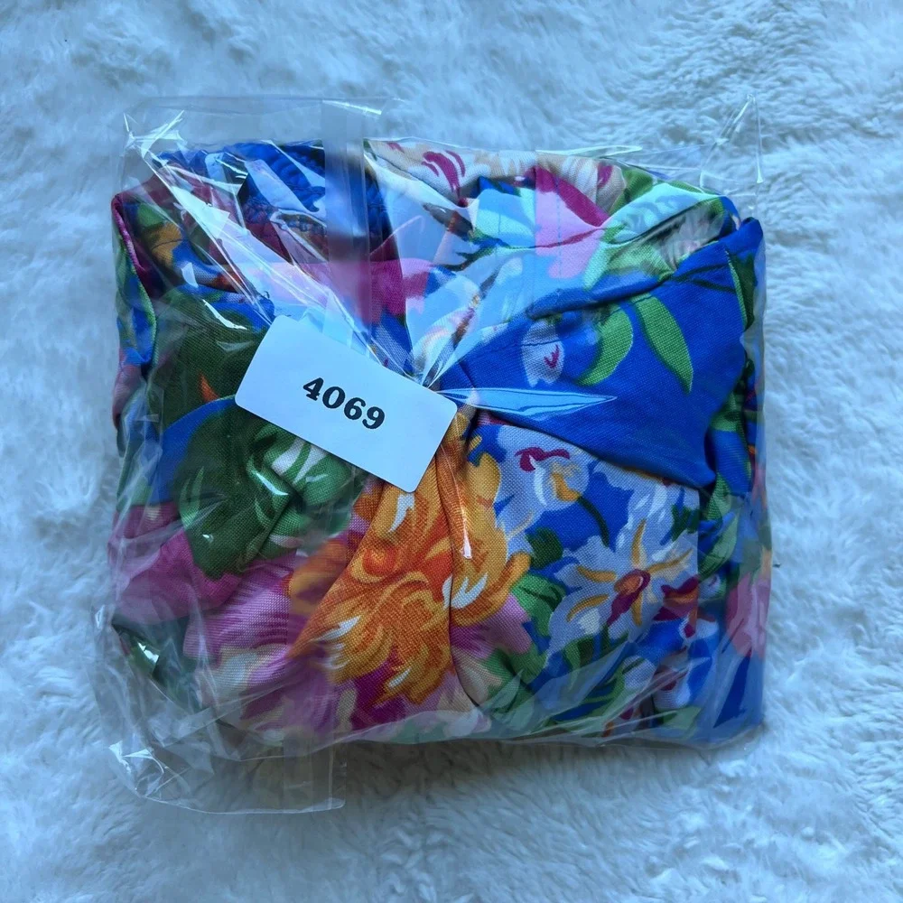 Lottie & Holly Blue Pink Floral 2 Piece Crop Top and Shorts Set Size Medium NEW